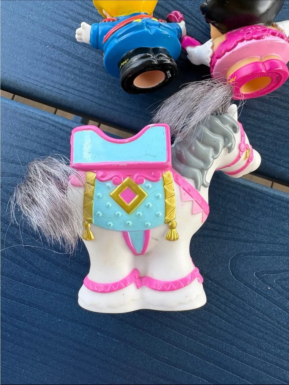 Fisher Price Little People Royal palace horse Eddie Sonya Lee vintage 2003